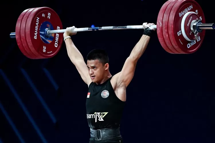 Rizki Juniansyah Raih Medali Perak dan Perunggu di Kejuaraan Dunia Angkat Besi 2024