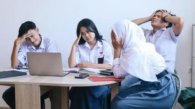 Rencana Pemisahan Jurusan IPA, IPS, dan Bahasa di SMA Akan Dikaji Ulang: Upaya Menuju Pendidikan yang Lebih Fleksibel dan Relevan